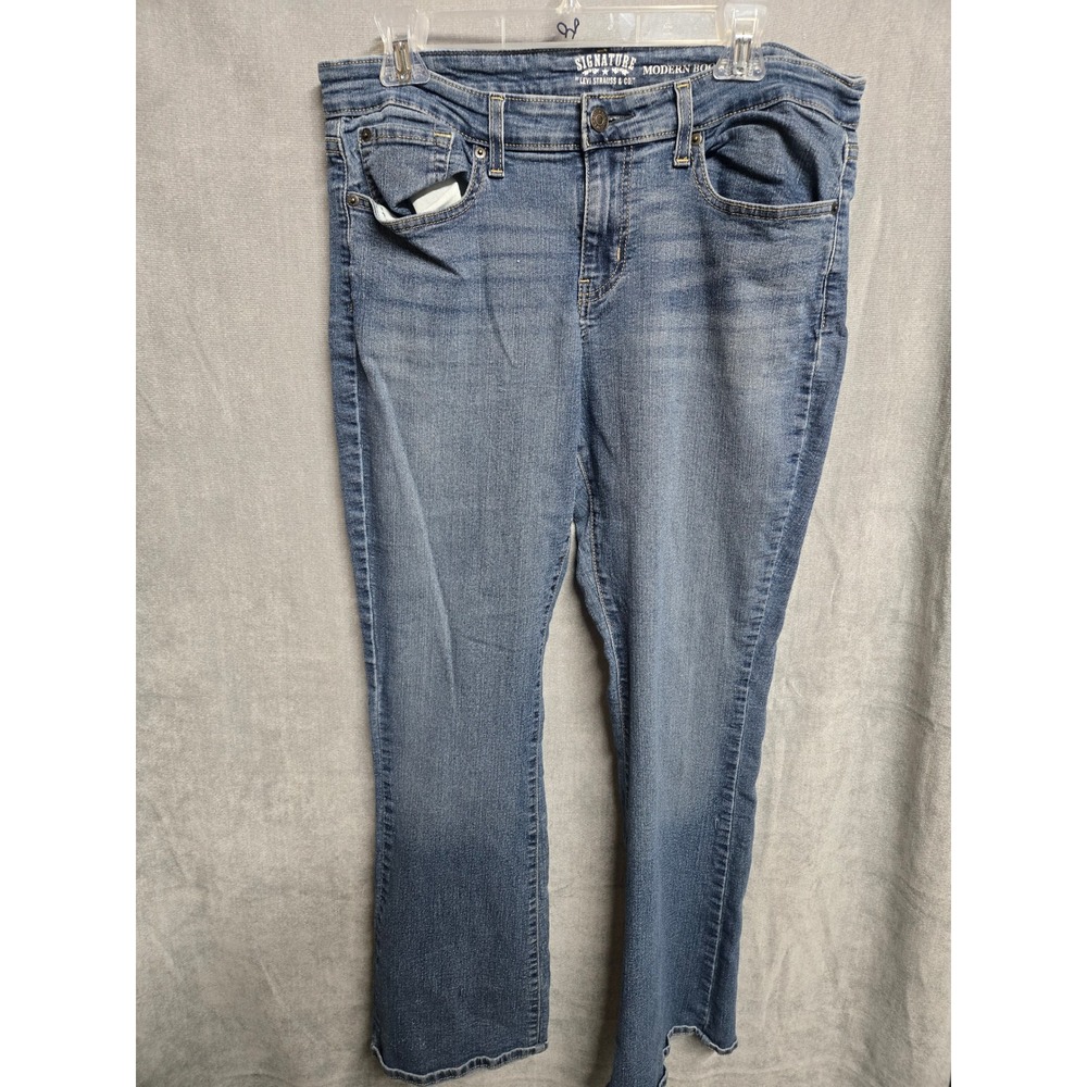 Signature by Levi Strauss & Co Women Modern Bootcut Jeans Medium Wash Blue Denim